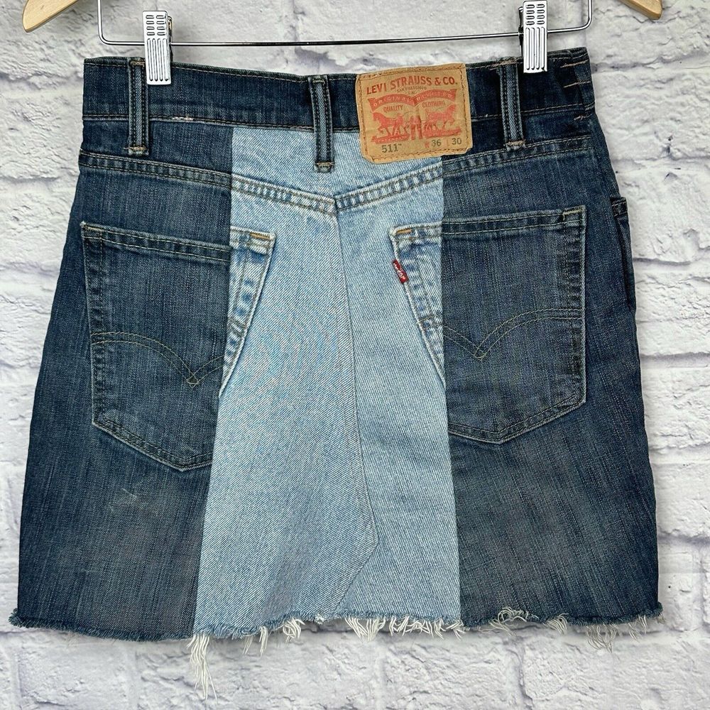 Levis Denim Mini Skirt Womens S‎ Waist 26 Patchwork Y2K Distressed Raw Hem